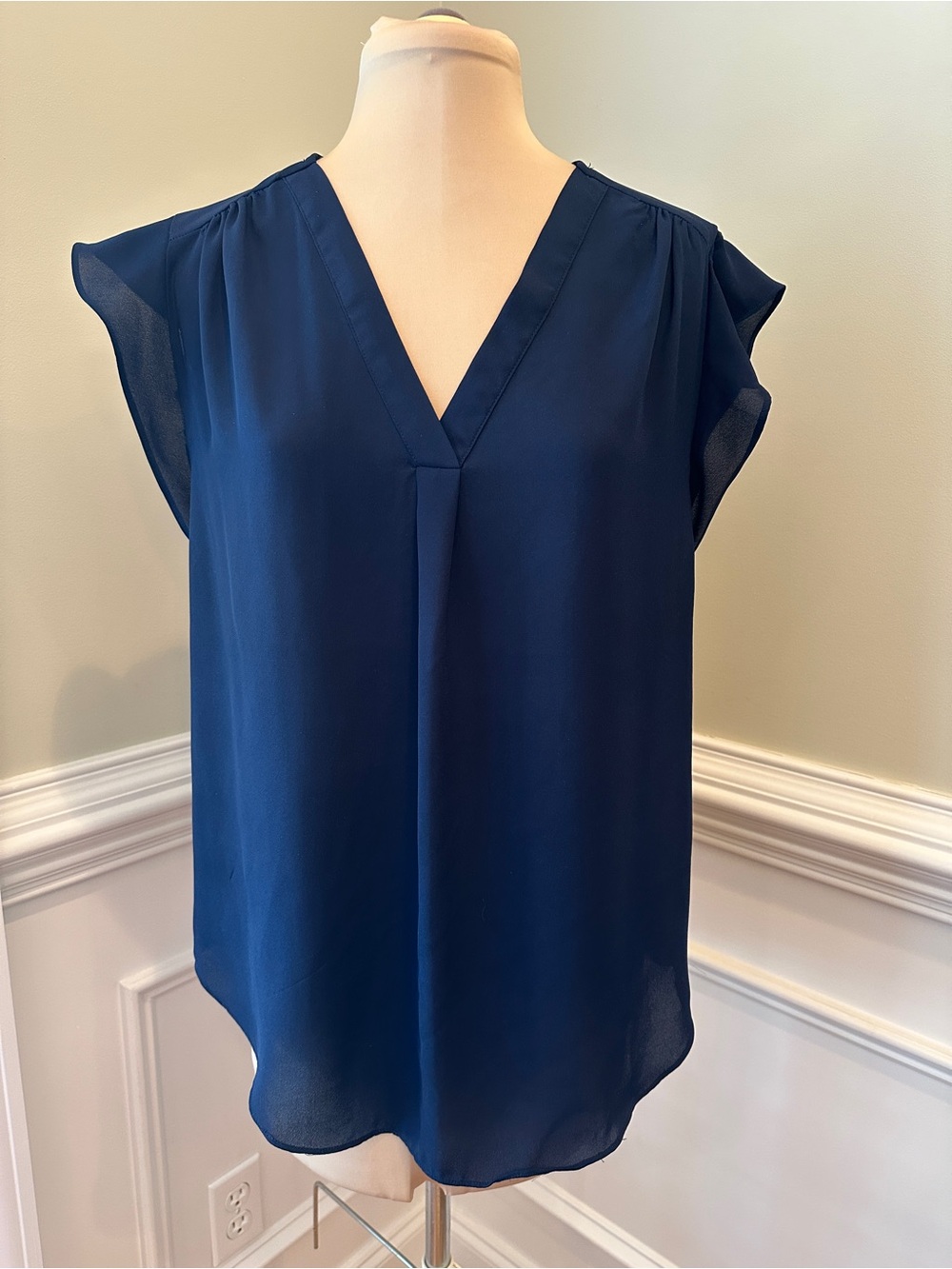 Chaus Navy V-Neck Cap Sleeve Chiffon Camisole - Size Small